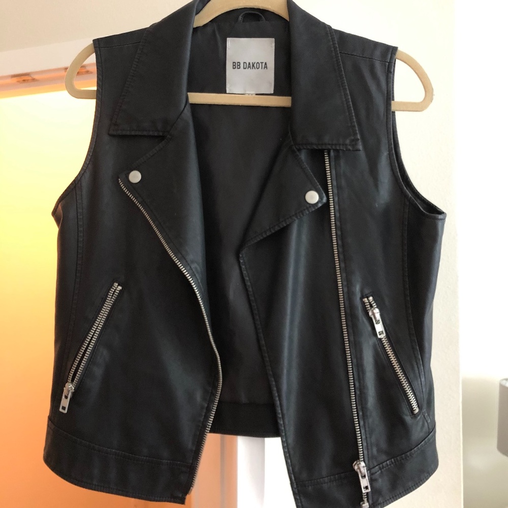 BB DAKOTA faux leather vest